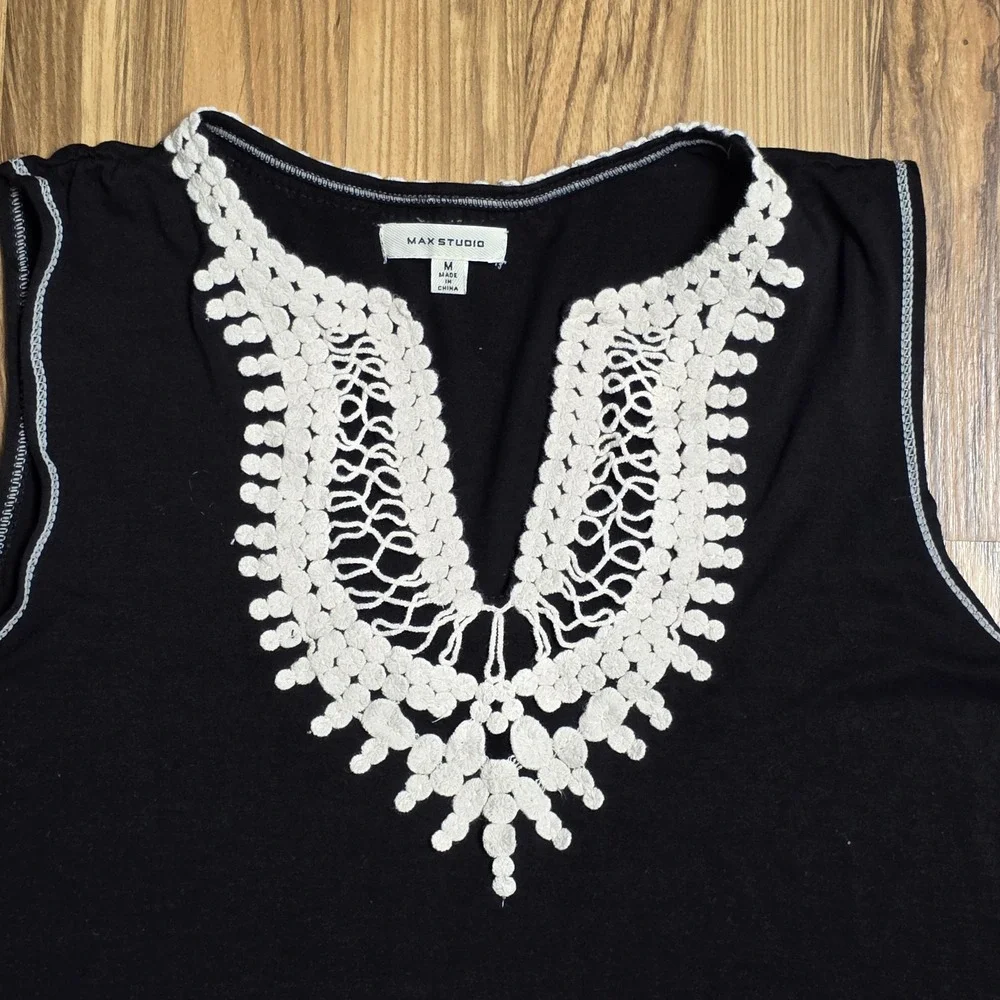 Max Studio Sleeveless Dress Size M‎ Black V Neck Crochet Trim